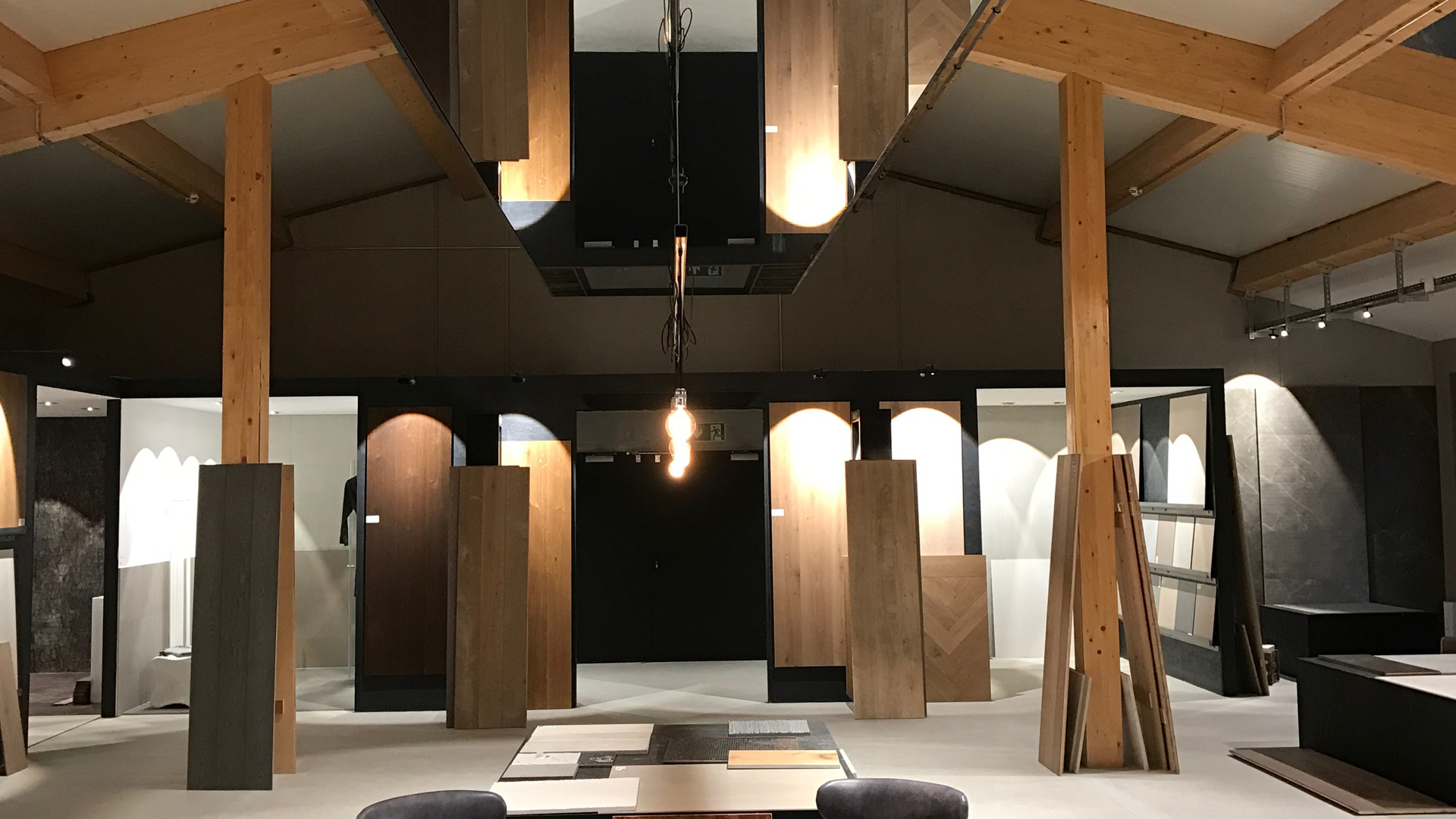 Flexmirror – Specchio per negozi, eventi fieristici e showroom