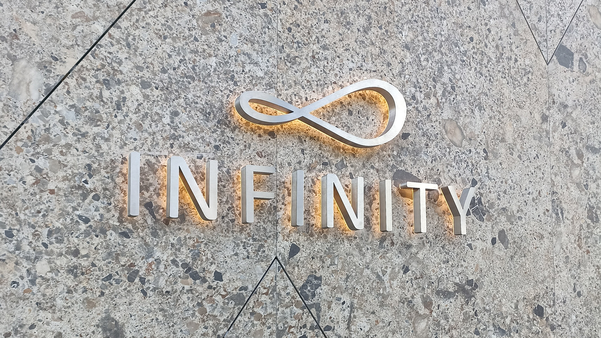 Infinity Surfaces al Cersaie 2023